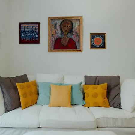 Anita * 的里雅斯特